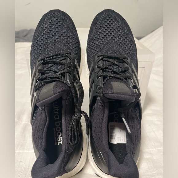 Brand new Adidas Ultraboost sneakers Men size 11 - Picture 3 of 8